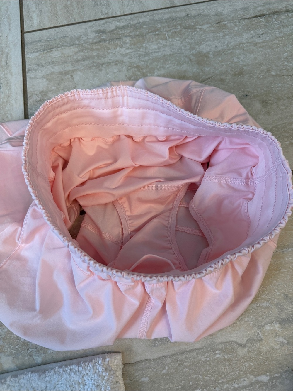 Lululemon Track That Mid-Rise Lined
Short 5" Strawberry Milkshake Size 6 - Picture 10 of 16